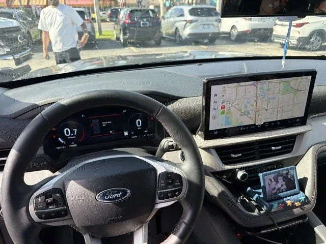 2025 Ford Explorer Active photo 12