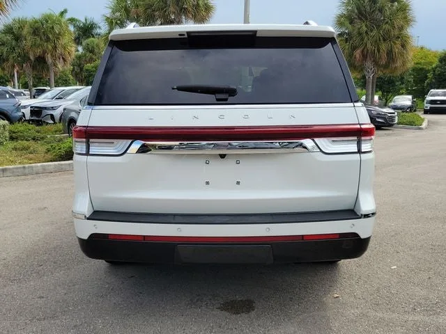 2022 Lincoln Navigator L Reserve photo 5