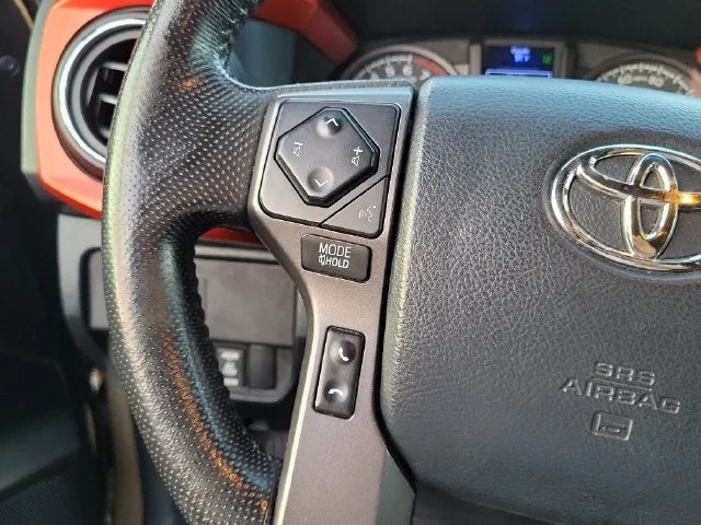 2020 Toyota Tacoma TRD Off-Road V6 photo 22