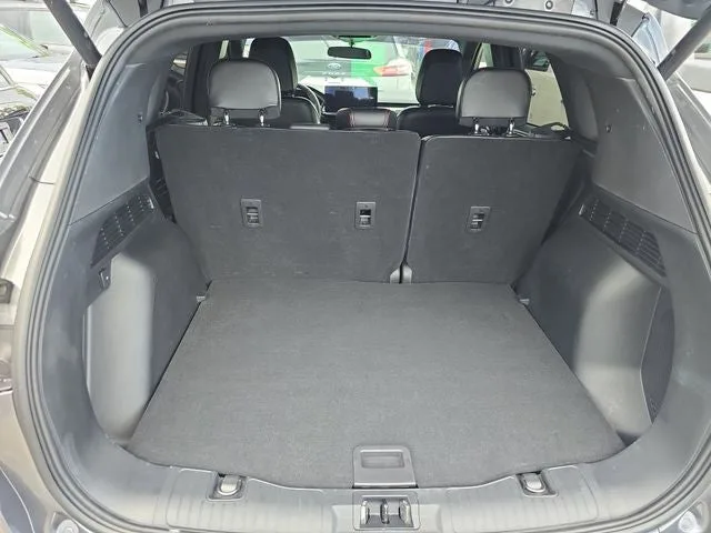 2023 Ford Escape ST-Line Select photo 7