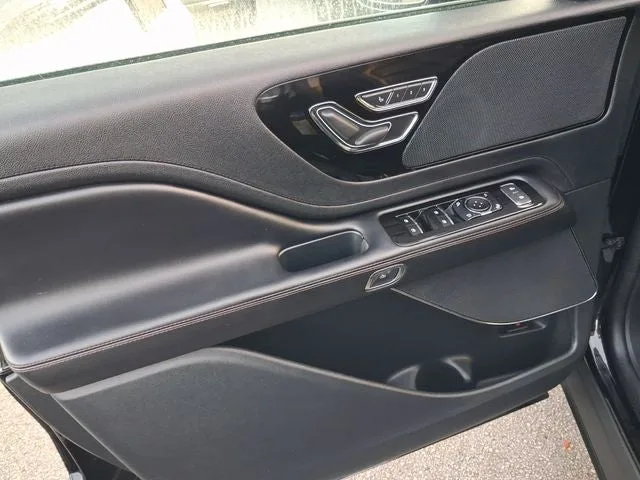 2023 Lincoln Aviator Standard Premium photo 14