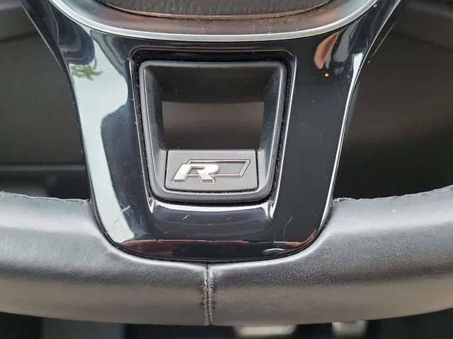 2019 Volkswagen Atlas 3.6L V6 SEL R-Line R-Line photo 23