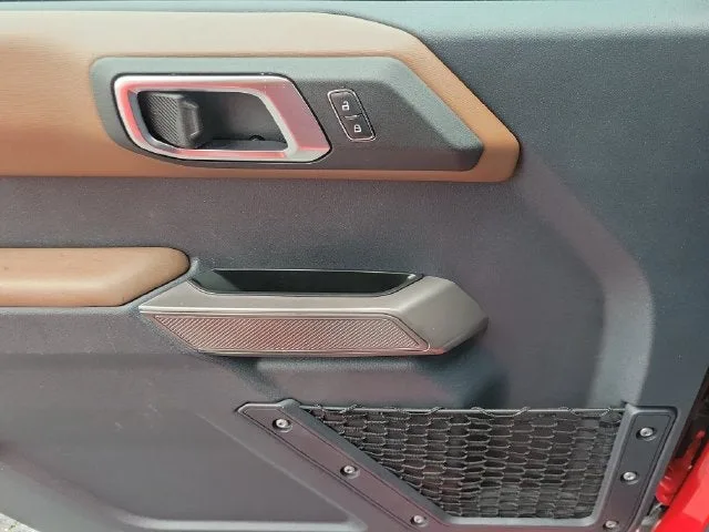 2023 Ford Bronco Outer Banks photo 17
