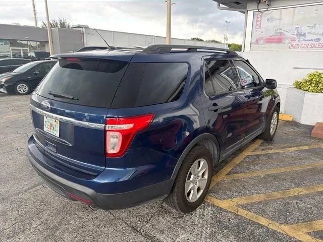 2012 Ford Explorer Base photo 4