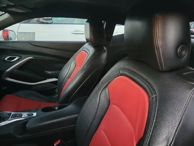 2017 Chevrolet Camaro 1LT photo 10