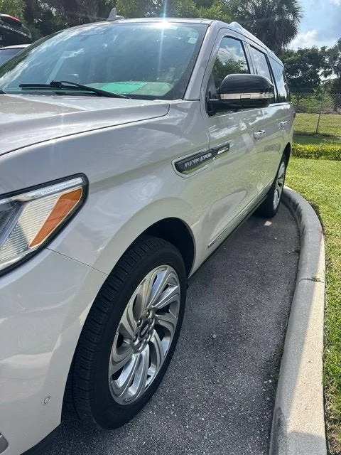 2024 Lincoln Navigator Premiere photo 5