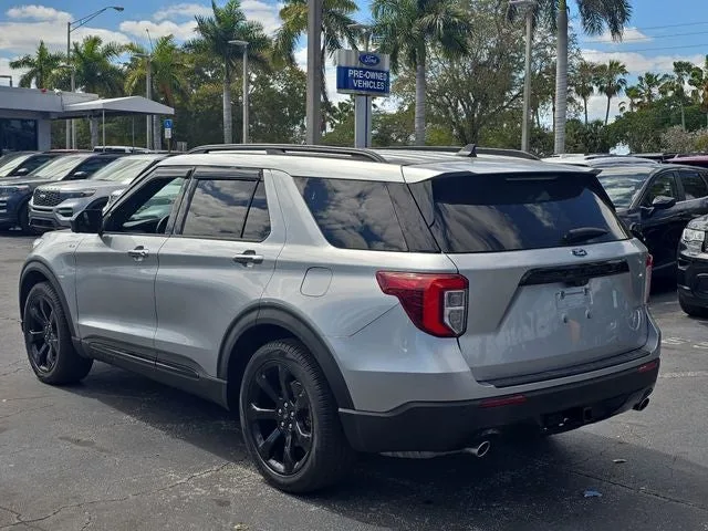 2023 Ford Explorer ST-Line photo 4