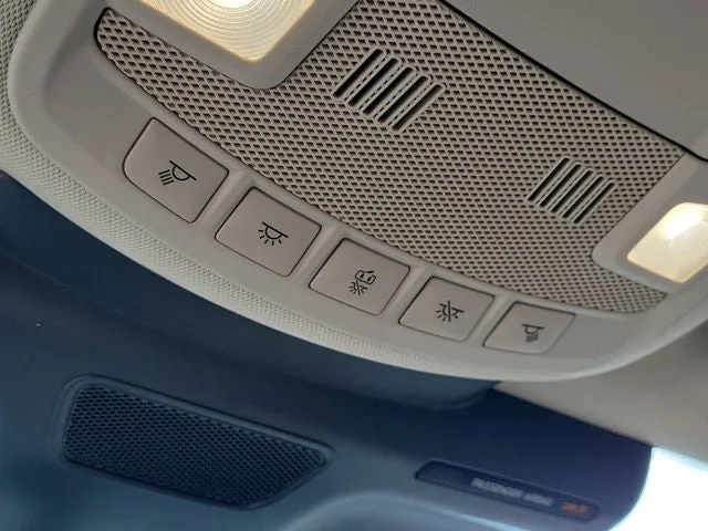 2022 Lincoln Nautilus Standard photo 30