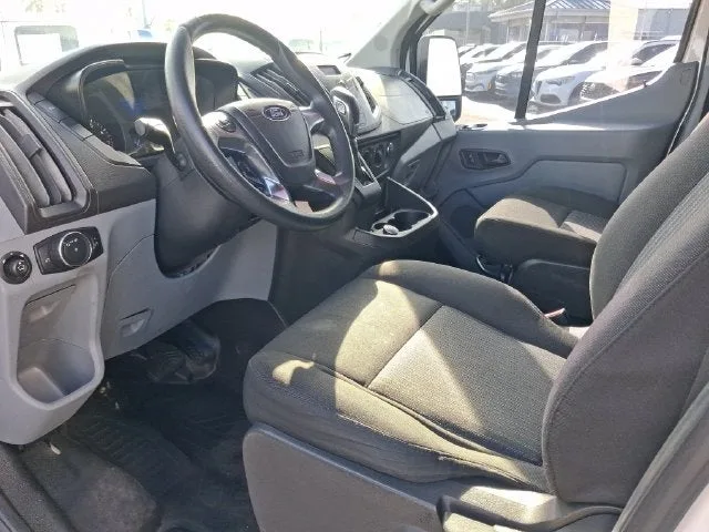 2019 Ford Transit-250 Base photo 9