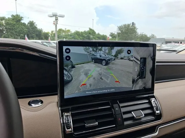 2024 Lincoln Navigator Premiere photo 20