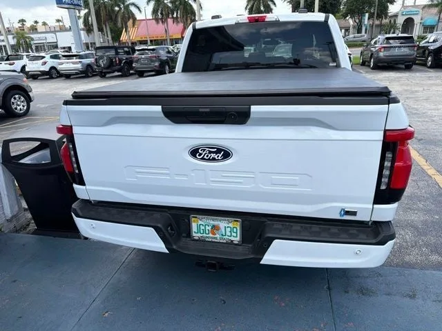2025 Ford F-150 Lightning XLT photo 5