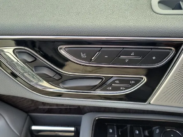 2020 Lincoln Navigator L Reserve photo 14