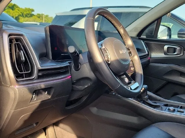 2025 Kia Sorento S photo 8