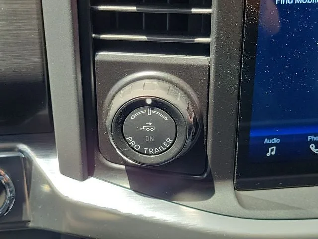 2021 Ford F-150 Lariat photo 24
