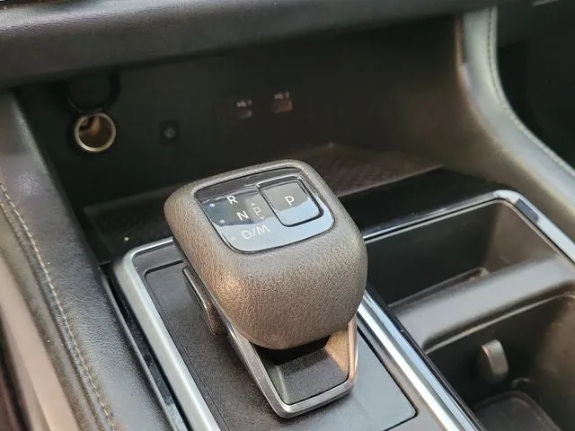 2022 Nissan Pathfinder SL photo 25