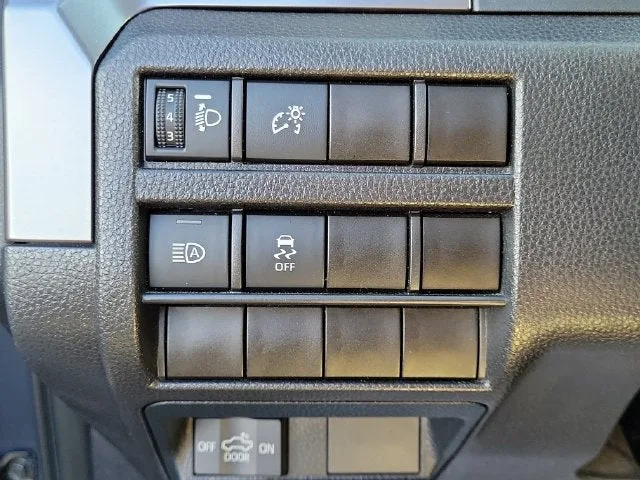 2025 Toyota Tacoma SR5 photo 15