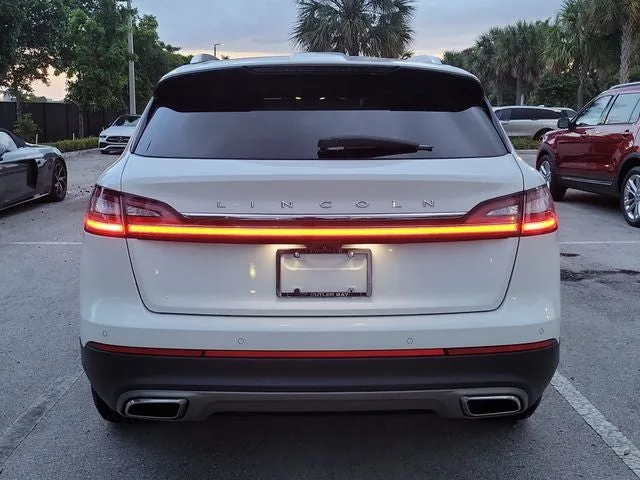 2022 Lincoln Nautilus Standard photo 4