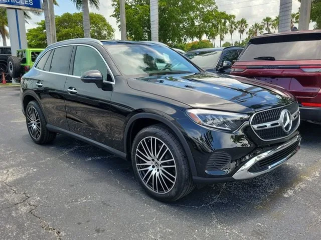 2024 Mercedes-Benz GLC GLC 300 photo 2