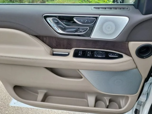 2022 Lincoln Navigator L Reserve photo 15