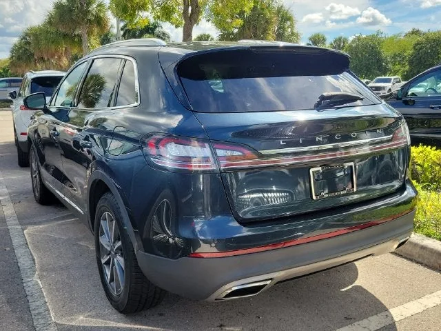 2022 Lincoln Nautilus Standard photo 3