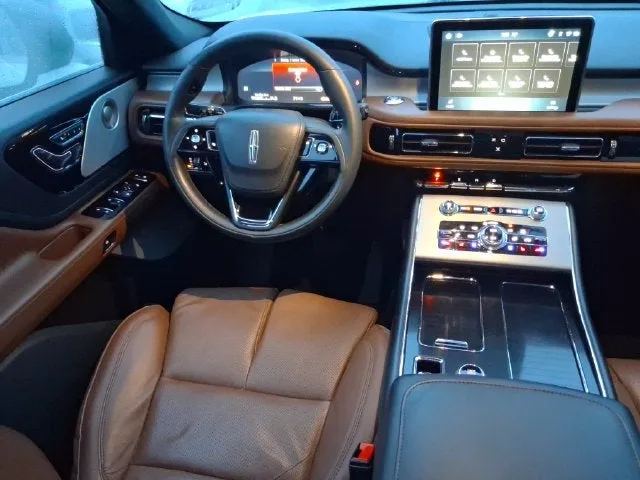 2024 Lincoln Aviator Reserve Premium photo 8
