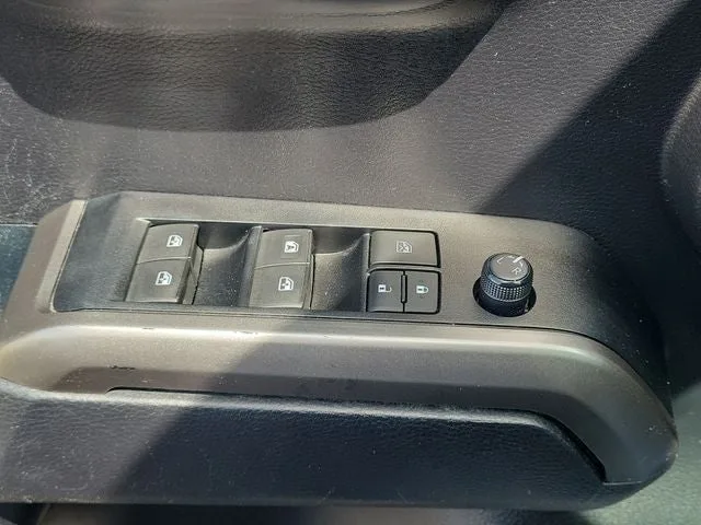 2021 Toyota Tacoma SR5 V6 photo 19