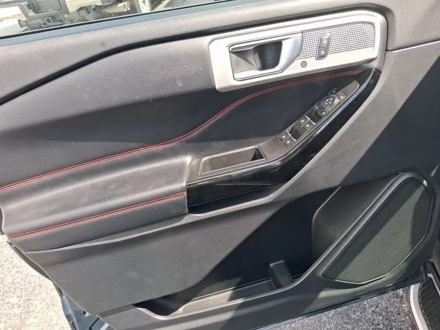 2022 Ford Explorer ST-Line photo 14