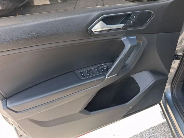 2018 Volkswagen Tiguan 2.0T SE photo 13