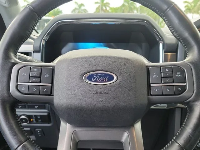 2023 Ford F-150 Lariat photo 19