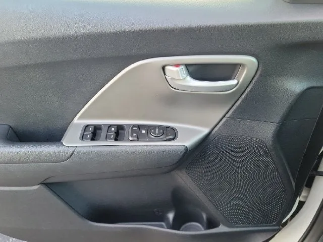 2019 Kia Niro LX photo 16