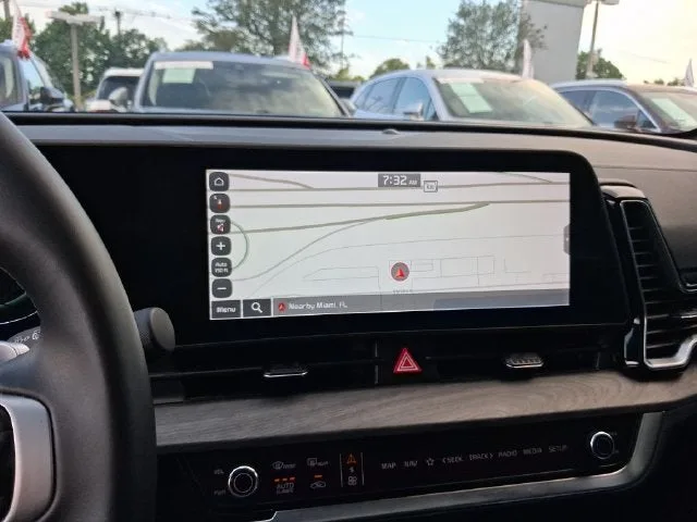 2024 Kia Sportage Plug-In Hybrid X-Line photo 18