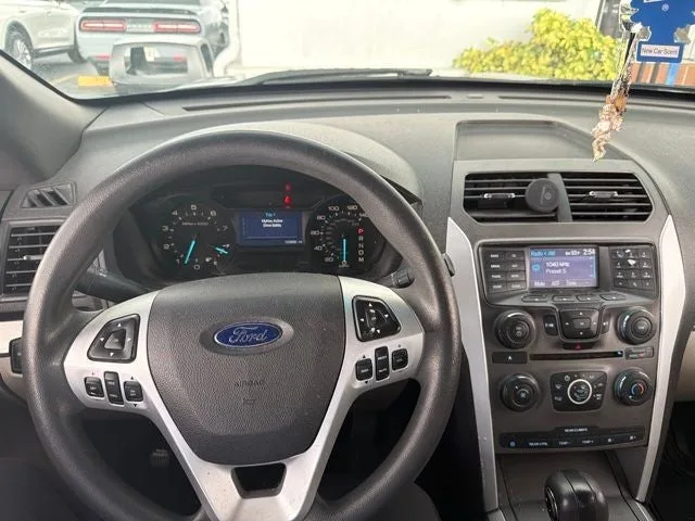 2012 Ford Explorer Base photo 20