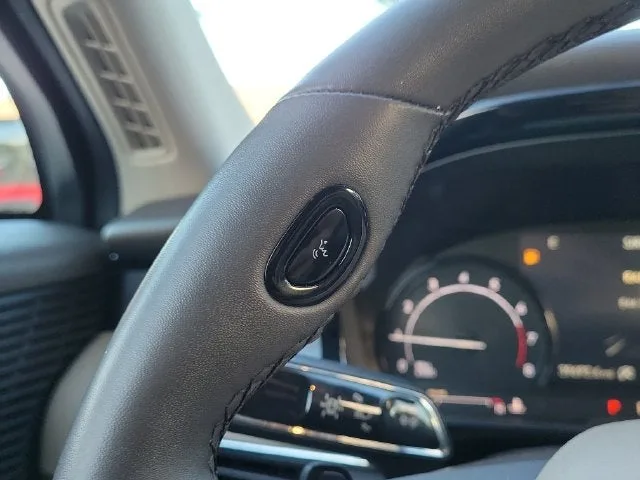 2022 Lincoln Corsair Standard photo 19