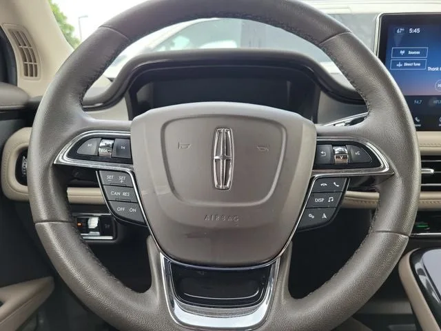 2023 Lincoln Nautilus Standard photo 20
