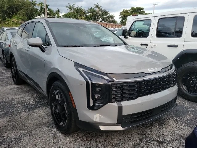 2026 Kia Sportage EX photo 2
