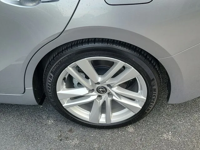 2025 Lexus IS 300 photo 5