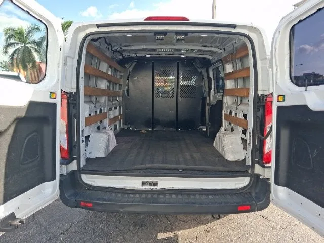 2019 Ford Transit-250 Base photo 5
