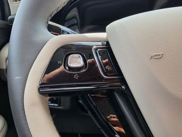 2024 Lincoln Corsair Premiere photo 20