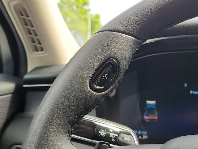 2024 Lincoln Corsair Premiere photo 21
