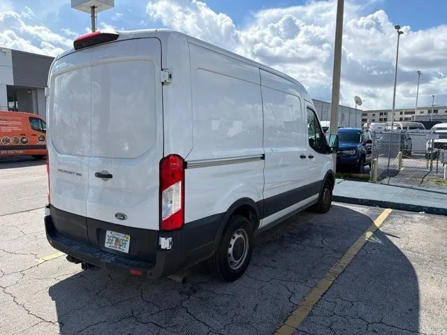 2021 Ford Transit-250 Base photo 4