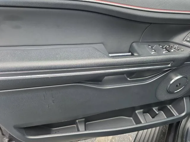 2022 Ford Expedition Limited photo 18