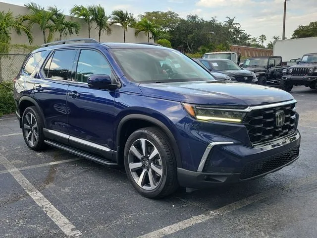 2024 Honda Pilot Touring photo 2
