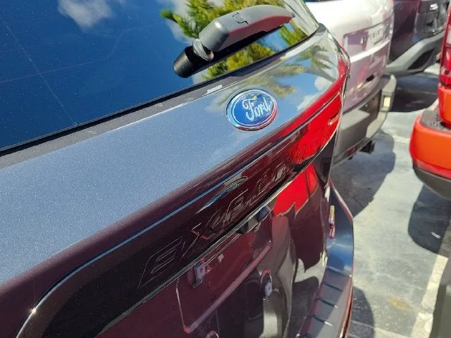 2023 Ford Explorer ST photo 5