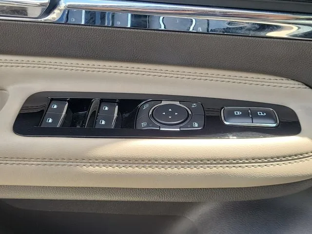 2022 Lincoln Corsair Standard photo 15