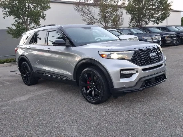 2022 Ford Explorer ST photo 21