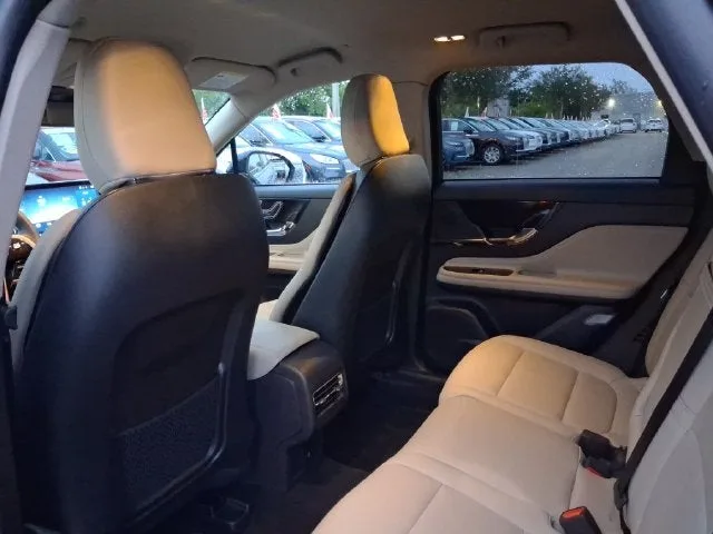 2025 Lincoln Corsair Premiere photo 5