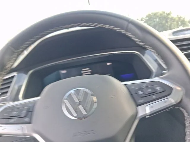 2022 Volkswagen Tiguan 2.0T SE photo 19
