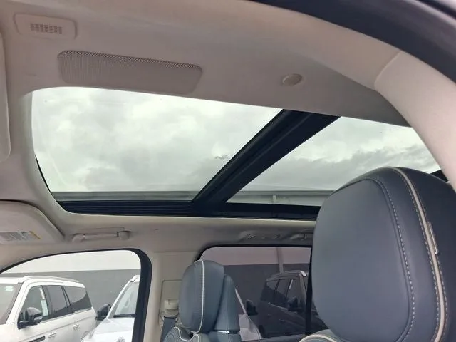 2022 Lincoln Navigator L Black Label photo 12