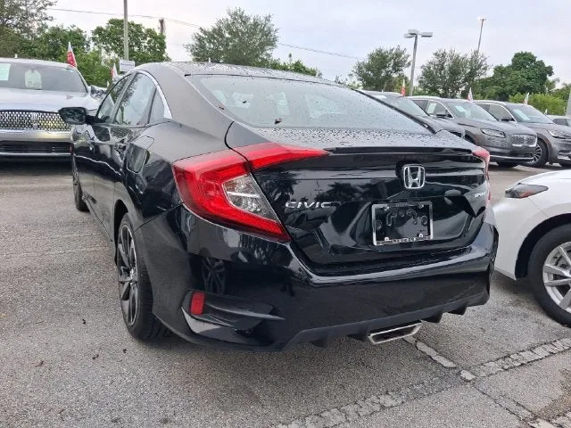 2019 Honda Civic Sport photo 3
