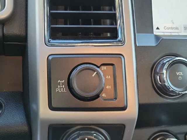 2019 Ford F-150 Lariat photo 26